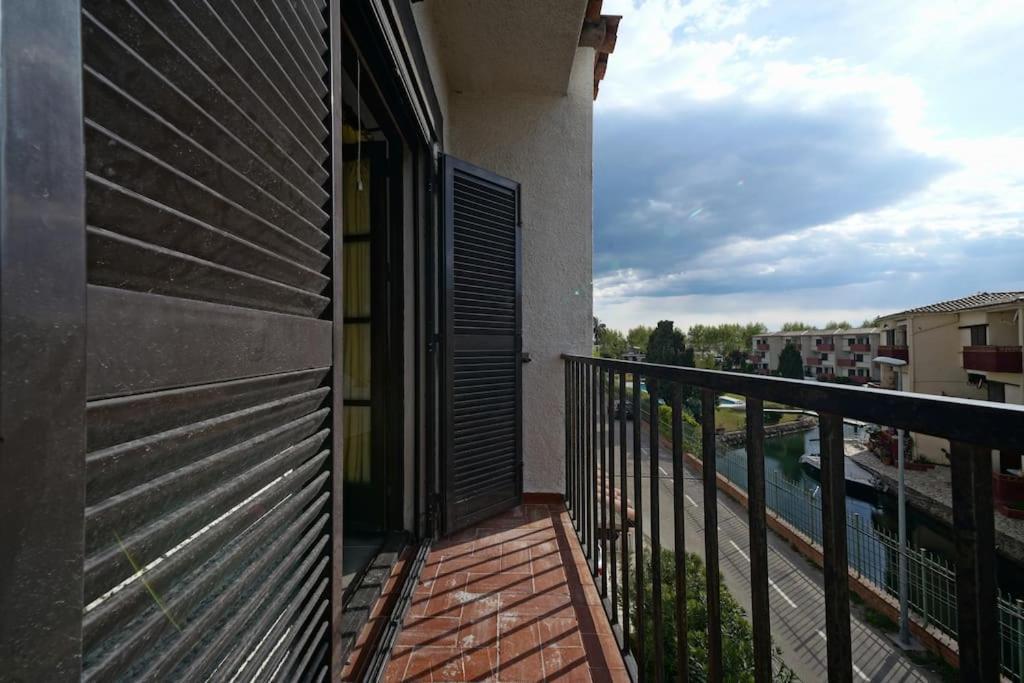 Bonito Apartamento Equipado, Cerca De La Playa Empuriabrava Exterior photo